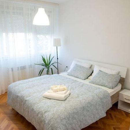 Dora Apartment Ni Eksteriør bilde