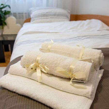 Dora Apartment Ni Eksteriør bilde