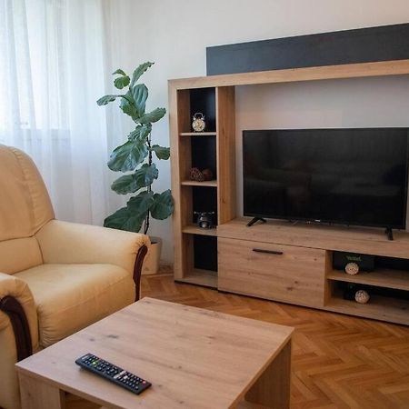 Dora Apartment Ni Eksteriør bilde